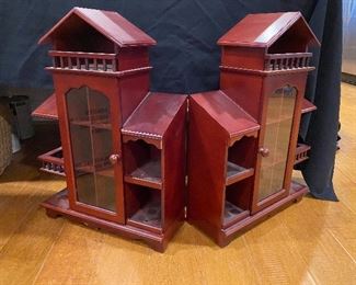 Hinged dollhouse/display 