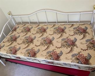 Day Bed with Trundle Bed