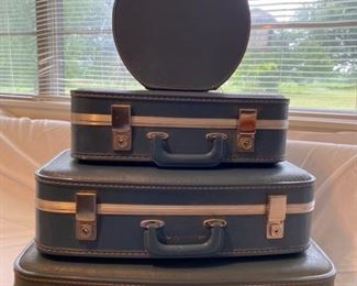 Vintage 4 Piece Luggage Set