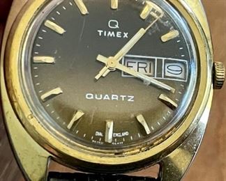 Vintage Timex Q Quartz A Cell Dial England 1977 Men's Watch With Leather Band