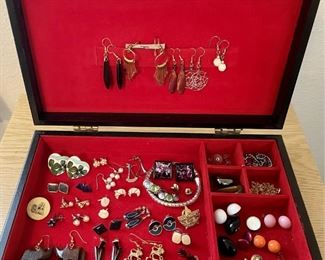 Mid-Century Modern Asian Motif Black Lacquer Jewelry Box With Red Felt Interior And Contents Mostly Earrings