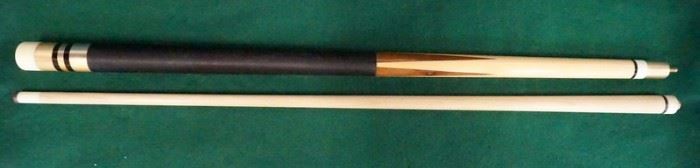 1001	Palmer Pool Cue; First Catalog, Model 1	Circa 1965; butt: 28 1/4", 16 oz.; shaft: 29", 3.9 oz, 12.9mm; total length 57 1/4", 19.9 oz; unrestored original, house cue conversion, dacron wrap, straight, small knot/defect in one point; excellent original condition
