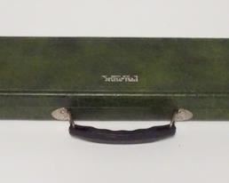 1041 Palmer 1x2 Case Green exterior, black interior, later silver stamped logo, later style clasps, no key, 31" long, holds 1 butt and 2 shafts; very good condition