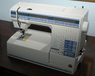 VIKING HUSQVARNA 300 SEWING MACHINE