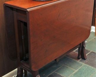 40's DROP LEAF TABLE