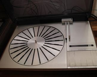 Vintage Bang & Olufsen B&O Beogram 4002 Turntable