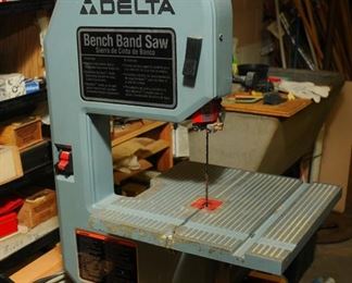 DELTA BENCH BAND SAW WITH EXTRA BLADES
