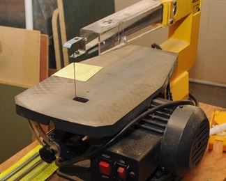 AMT SCROLL SAW WITH EXTRA BLADES