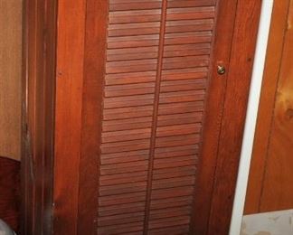 NARROW STORAGE CABINET