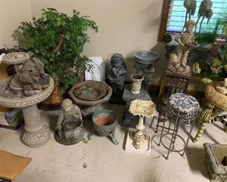 VARIETY OF LAWN DECOR 