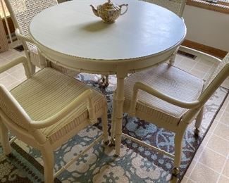 ROUND KITCHEN TABLE WITH 4 CHAIRS W/ CASTERS 