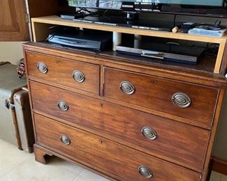 5/ $950 English Mahogany Linen Press Georgian c.1840	takes up to 42"TV - 4'L x 88"T x 21"D