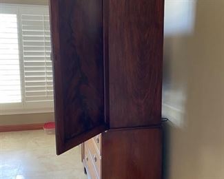 5/ $950 English Mahogany Linen Press Georgian c.1840	takes up to 42"TV - 4'L x 88"T x 21"D