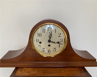 15 - $48 Sigh mantel clock modified to battery operated 