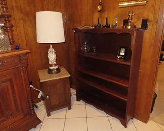 Mahogany Bookcase - Antique Lamp 