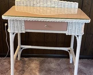 Wicker desk/vanity