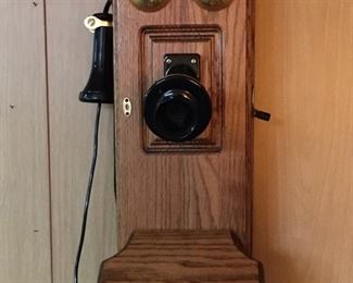 KELLOGG OAK WALL TELEPHONE.