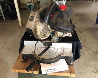 BLACK & DECKER MITRE SAW
