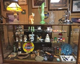 TALL SHOWCASE