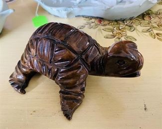 1-20 Faux brass "turtle" décor