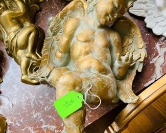 1-65 Cherubs table décor