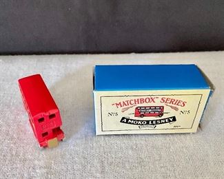 Additional photo for Matchbox bus with box.