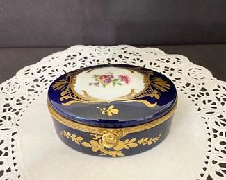 "Limoges France" Hand Painted dresser box with gold trim. $25