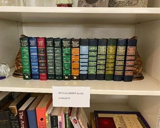 Tons of books-large collection of readers digest condensed books with great spine colors 