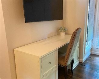 Pottery Barn “Logan” Desk
Current retail $1299
Our PRICE $650.00!
62”w x 23”d x 30”h