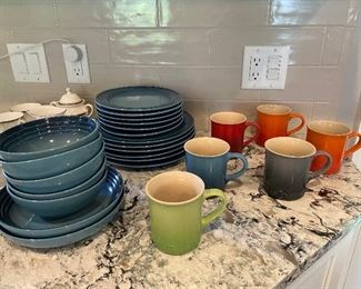 Le Creuset Dishware 25 Pc $120.00