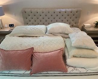 Chic Home Designs Comforter King Size
3 Standard Pillows, 2 King Size Pillows & Shams, 2 Pink Down Feather Pillows, 2 White/Cream Throw Pillows, Fitted & Flat Sheet & Cream Colored Throw
$65.00