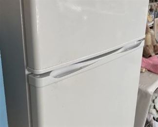 Magic Chef refrigerator/freezer