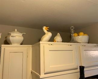 Ceramic ducks and apple bowl. $20