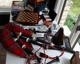 Bag pipe, game board set, trivial pursuit