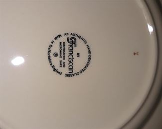 Made in England
Microwave and dishwasher safe