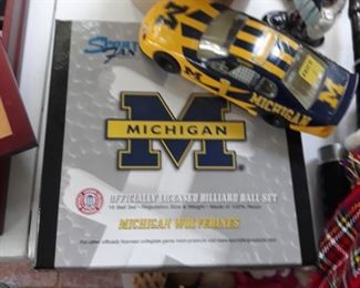 Michigan billiard ball set