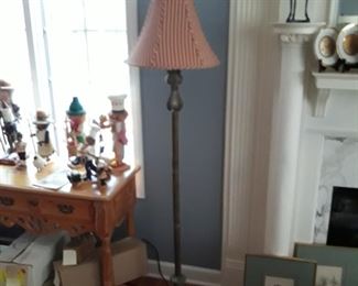Floor lamp