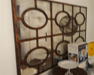 Unique mirror