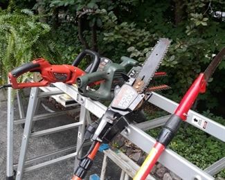 Hedge trimmers and pole saws