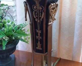 A close look at the lamp