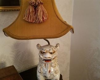 Foo lion lamp