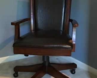 Bedroom 3: Don’t forget the “leather” desk chair to complete your office.