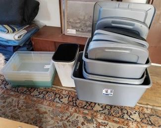 1028
2 Trash Cans And Plastic Totes
Ranging In Size From Approx: 9.4 Gals - 30 Gal