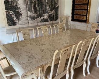 Drexel Heritage Dining Set. Table shown with one leaf, there is also an additional leaf