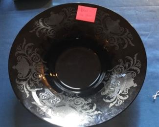 Cambridge depression Glass Black etched centerpiece bowl
