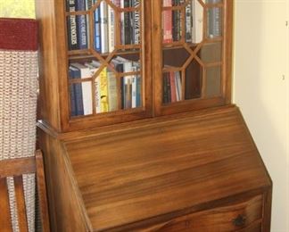 Secretary/bookcase.
