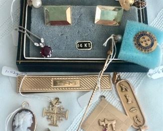 Selection of 14k yellow gold