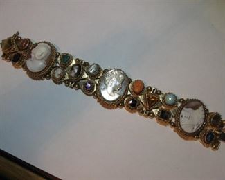 Heavy 14k Solid Gold Victorian Cameo Bracelet