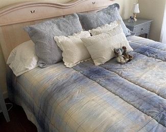 $150 - Plaid Blue Comforter - Made in Italy - Queen Size