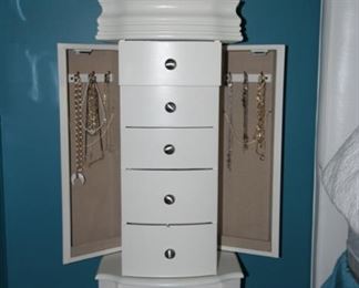 Details - Jewelry Cabinet